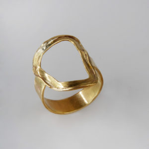 Bague originale dans le style des « montres molles » de Dali.